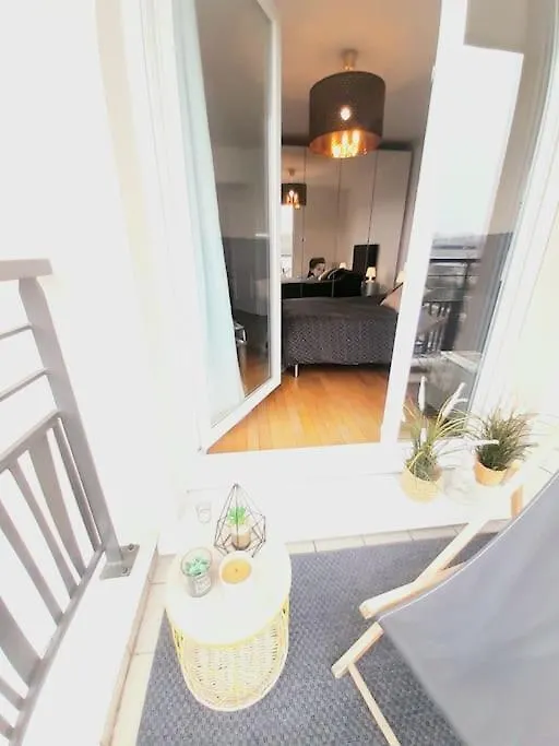 Bel Appartement Proche Paris, Terrasse, Parking Sous-Sol Antony 0*,  France